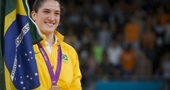Judoca é a primeira brasileira a conquistar dois títulos mundiais