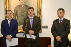 João Reinelli (e), Adilson Troca e Cassio Trogildo (d), durante o lançamento da Comissão Foto: Josiele Silva/CMPA