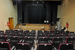 O teatro fica no 2º piso da Câmara Municipal de Porto Alegre