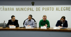 Cassio Trogildo (microfone) e André Carús (c) ressaltaram importância de alinhar Plano Diretor aos 17 ODS