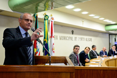 José Mariano Beltrame participou de debate na Câmara Municipal