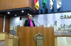Vereadora Lourdes Sprenger (PMDB) fala sobre saúde na tribuna 