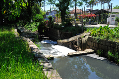 Visita ao Bairro Jardim Itu, para verificar a falta de saneamento básico na localidade.