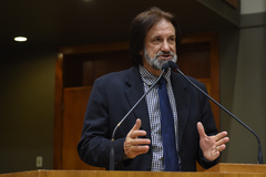 Vereador Aldacir Oliboni sugeriu o uso de Direito de Resposta