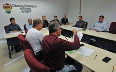 Vereadores e representantes de entidades e do município discutiram situação da produção de mudas
