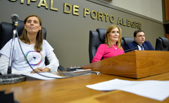 Karen Cunha e Daniel Lenz, da Anfibro, com a vereadora Mônica Leal (PP)