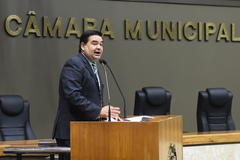 Movimentações de plenário. Vereador Professor Wambert na tribuna