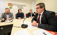 Marcelo Matias (d) alertou sobre falta de atratividade da carreira municipal para os médicos