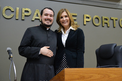 Divulgação e convite para a 34ª Festa de São Cristóvão. Na foto, padre Filipe Maciel Pereira e presidente da Câmara Mônica Leal.