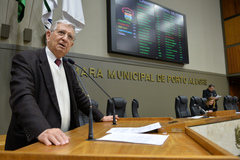 Vereador João Nedel no Plenário Otávio Rocha