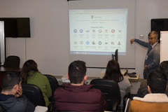 Fábio Moreira, chefe da Informática, explicou sistemas da Casa aos novos servidores
