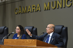 Meio passe estudantil foi o tema da Tribuna Popular nesta quinta-feira. Na foto, a presidente da Umespa, Vitória Cabreira, e presidente em exercício da CMPA, vereador Reginaldo Pujol.
