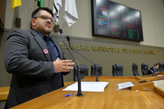 Zalazar, na tribuna do Plenário Otávio Rocha, explicou razões da greve de servidores da Justiça