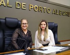 Vereadora Lourdes e a delegada Cristine Pires Ramos