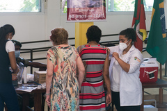 Vacinação contra covid-19 prossegue no município