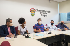 Na foto, a partir da esquerda: Pablo Melo, Karen Santos, Cassiá Carpes, Hamilton Sossmeier e Gilson Padeiro