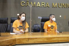 Luciana Bortoli e Elias Machado defenderam, na tribuna, o chamamento de concursados