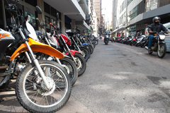 Prefeito alegou que motos têm tamanhos diferentes e que se não pode fixar número igual de vagas para toda a cidade