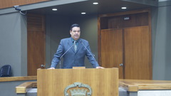 Professor Wambert se manifesta durante a Sessão Plenária na Câmara Municipal de Porto Alegre.
