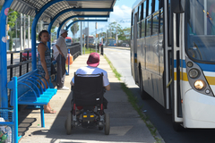 Cadeirantes terão gratuidade reduzida para quatro viagens diárias