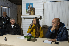 Ramiro Rosário (E), Karen Santos e secretário André Machado