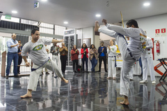 Apresentação de capoeira do mestre Gavião e grupo de Capoeira Camboatá