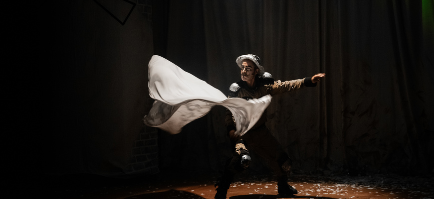Espetáculo "De La Mancha — O Cavaleiro Trapalhão", na VII Mostra de Artes Cênicas e Música do Teatro Glênio Peres