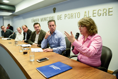 Vereadores da Cuthab acompanham explanação da diretora-geral do Demae, Luciane Freitas
