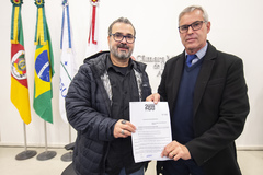 Presidente Mauro Pinheiro promulga Lei Nº 13.955, de autoria do Vereador Claudio Janta.