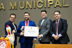 Sessão Solene de outorga do título de Cidadão de Porto Alegre ao senhor Alexandre Castilho Gamon, proposta pelo vereador Alvoni Medina.