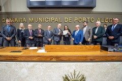 Igreja Assembleia de Deus recebe troféu Câmara de Vereadores