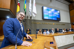 Sessão Solene de outorga do Título de Cidadã de Porto Alegre à senhora Flavia Maria Cabeleira Alvarez. A homenagem foi proposta pela vereadora Mari Pimentel e teve a vereadora Monica Leal como presidente.